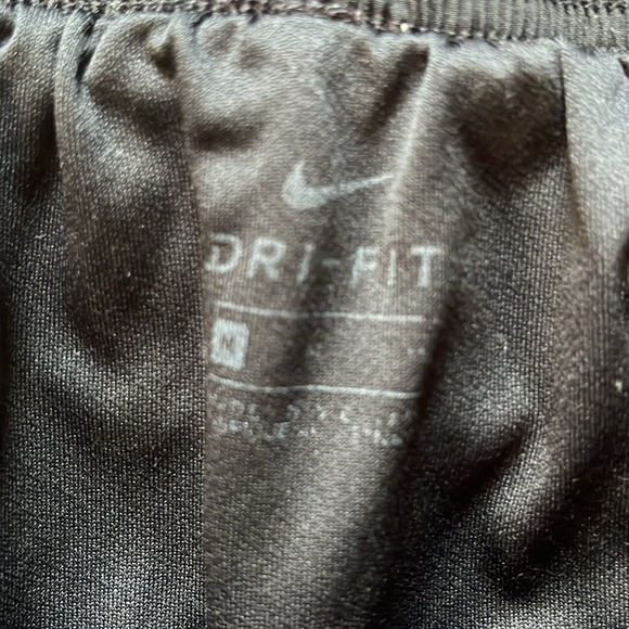 Nike Tempo running shorts, size medium - Picture 6 of 9